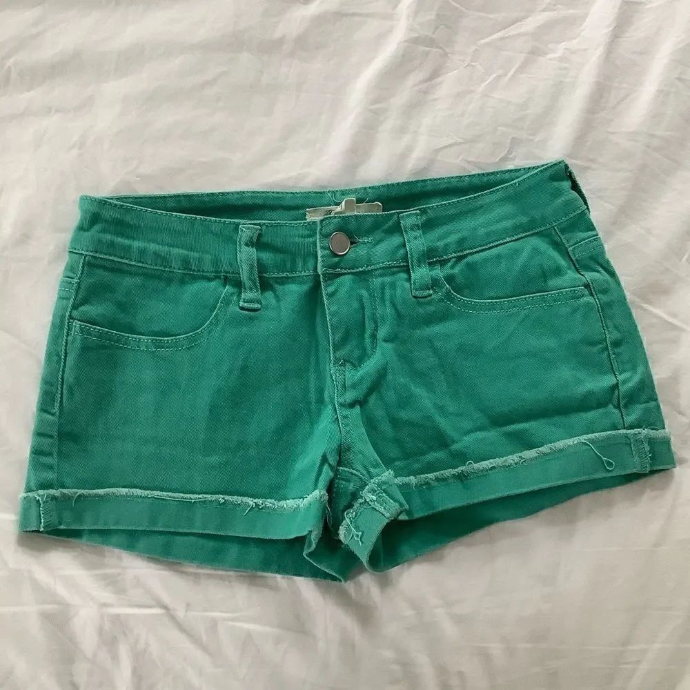 Forever 21 green jean shorts size 24